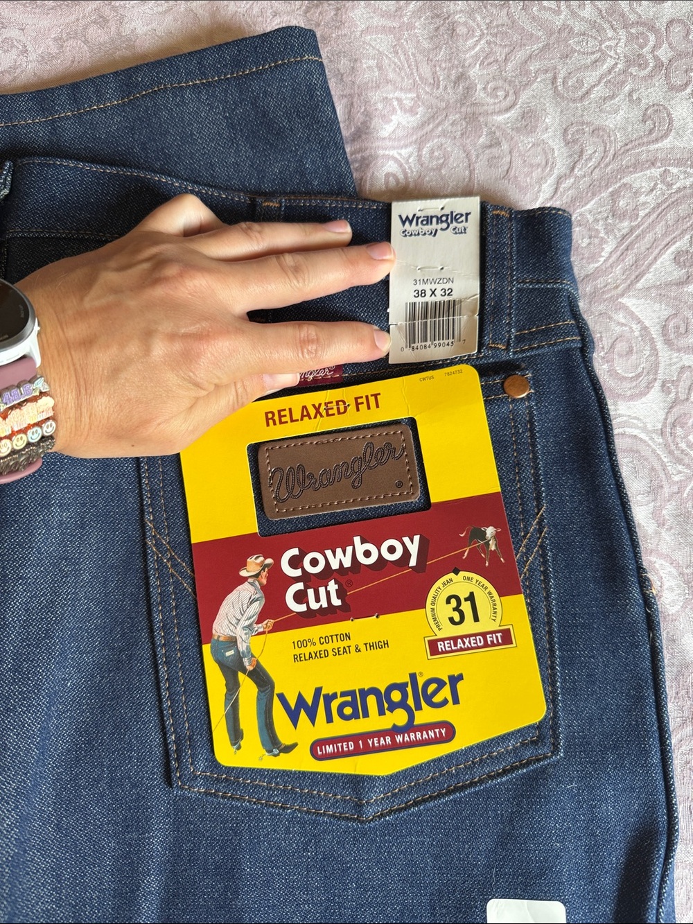 Wrangler Men's Jeans in Dark Blue Relaxed Fit - Picture 2 of 3